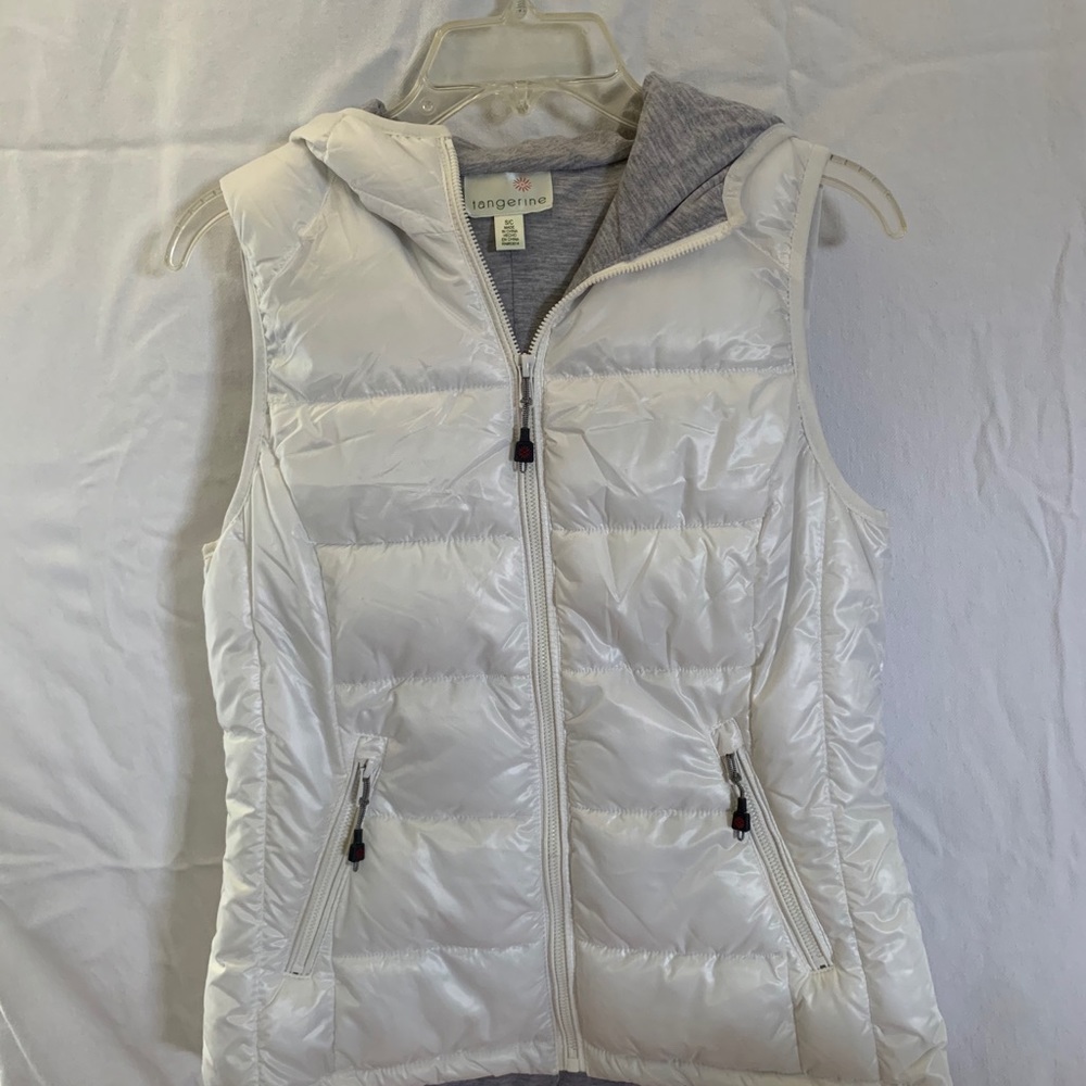 Tangerine white vest